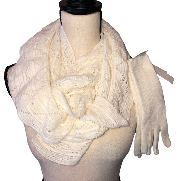LOFT Accessories - Touch Screen Gloves Scarf Infinity Ruffle Winter White Ivory Coquette Girlie